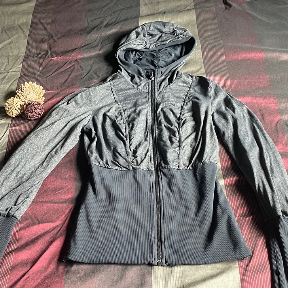 Lululemon Reversible Jacket/Sweater - Picture 7 of 7